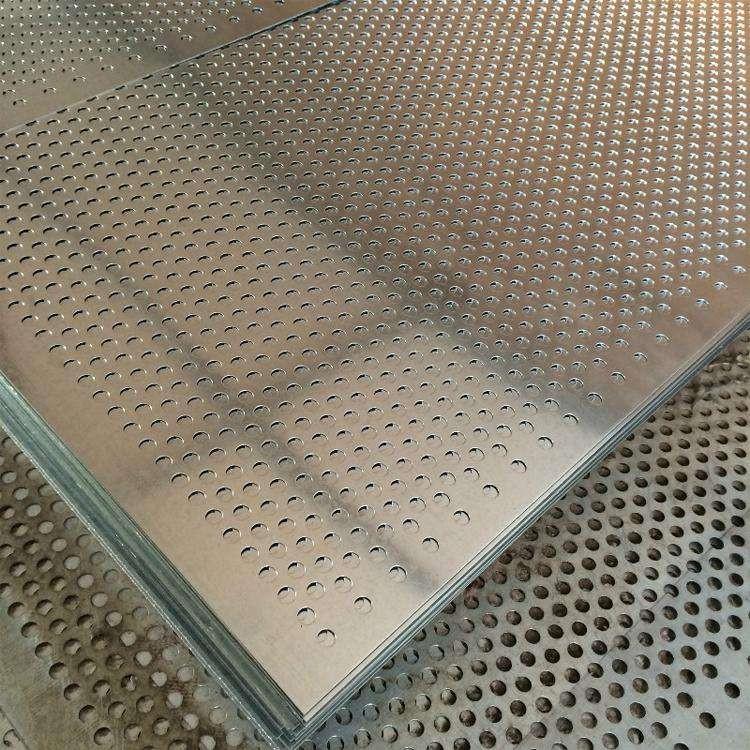 广西客户订购100张不锈钢冲孔网板